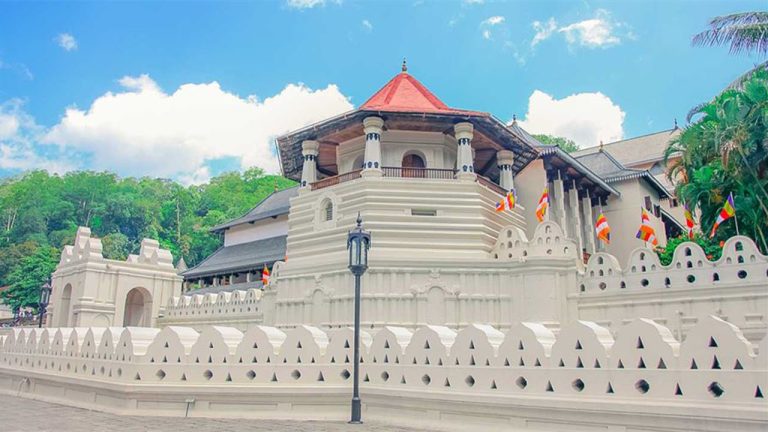 Dalada Maligawa Kandy: The Sacred Temple of the Tooth